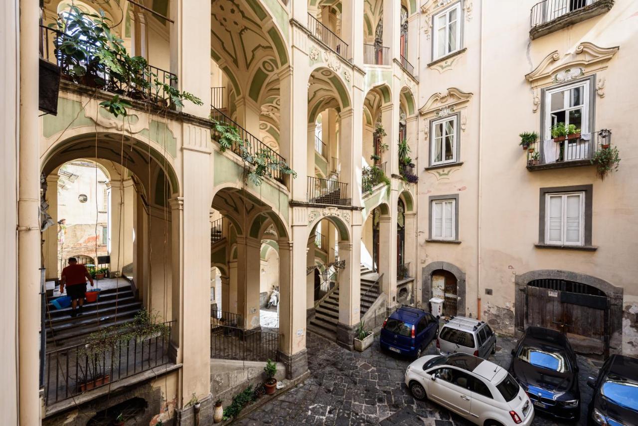 Palazzo Dello Spagnolo Suite Nápoles Exterior foto